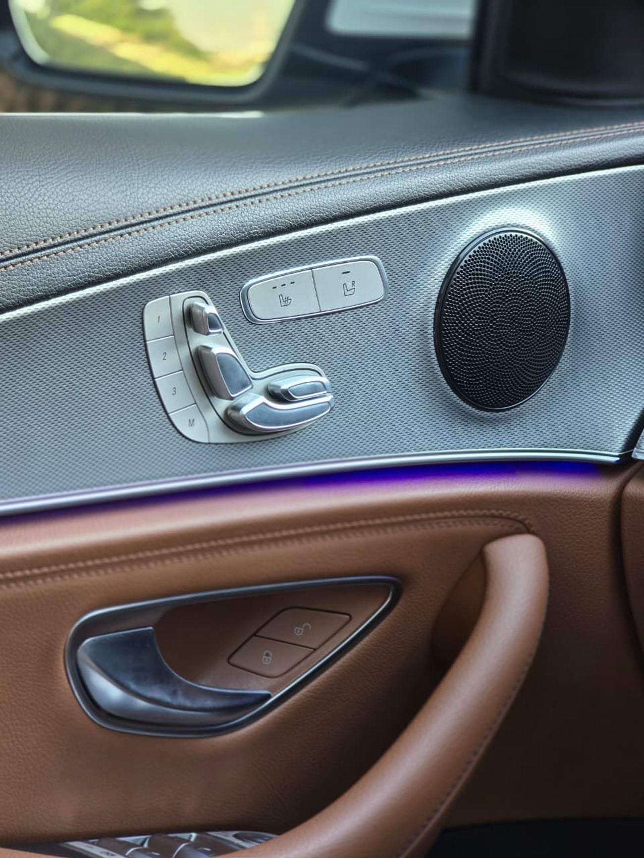 Mercedes-Benz E300 Premium + 2.0L MERCEDES E-300 2020 GCC // LOW MILEAGE // PERFECT CONDITION // FULL OPITION