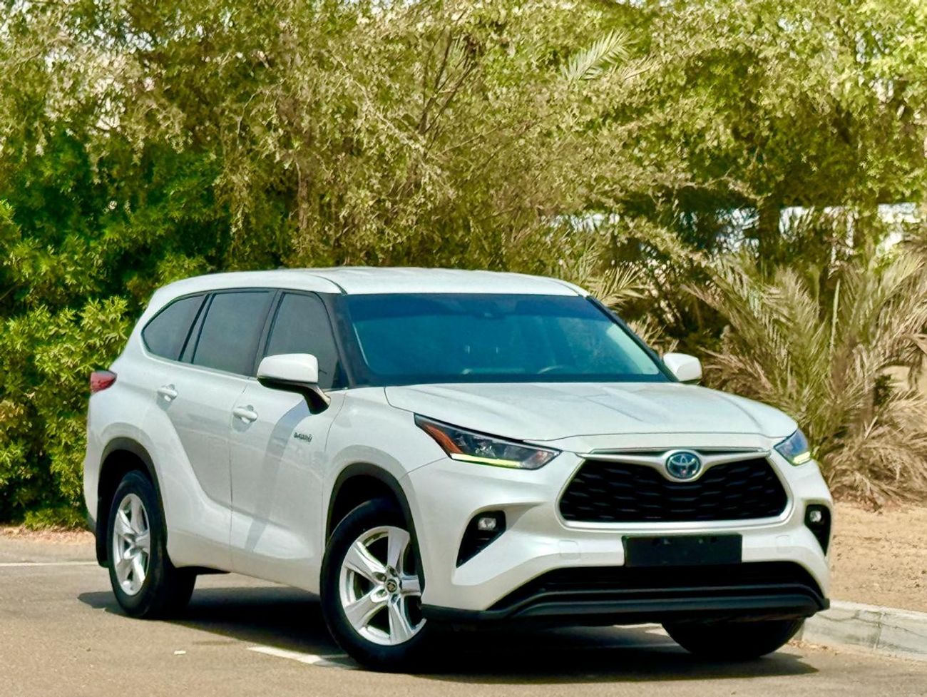 تويوتا هايلاندر LE HEV 2.5L 2022 HYBRID 2.5L GCC (1699/-MONTHLY)