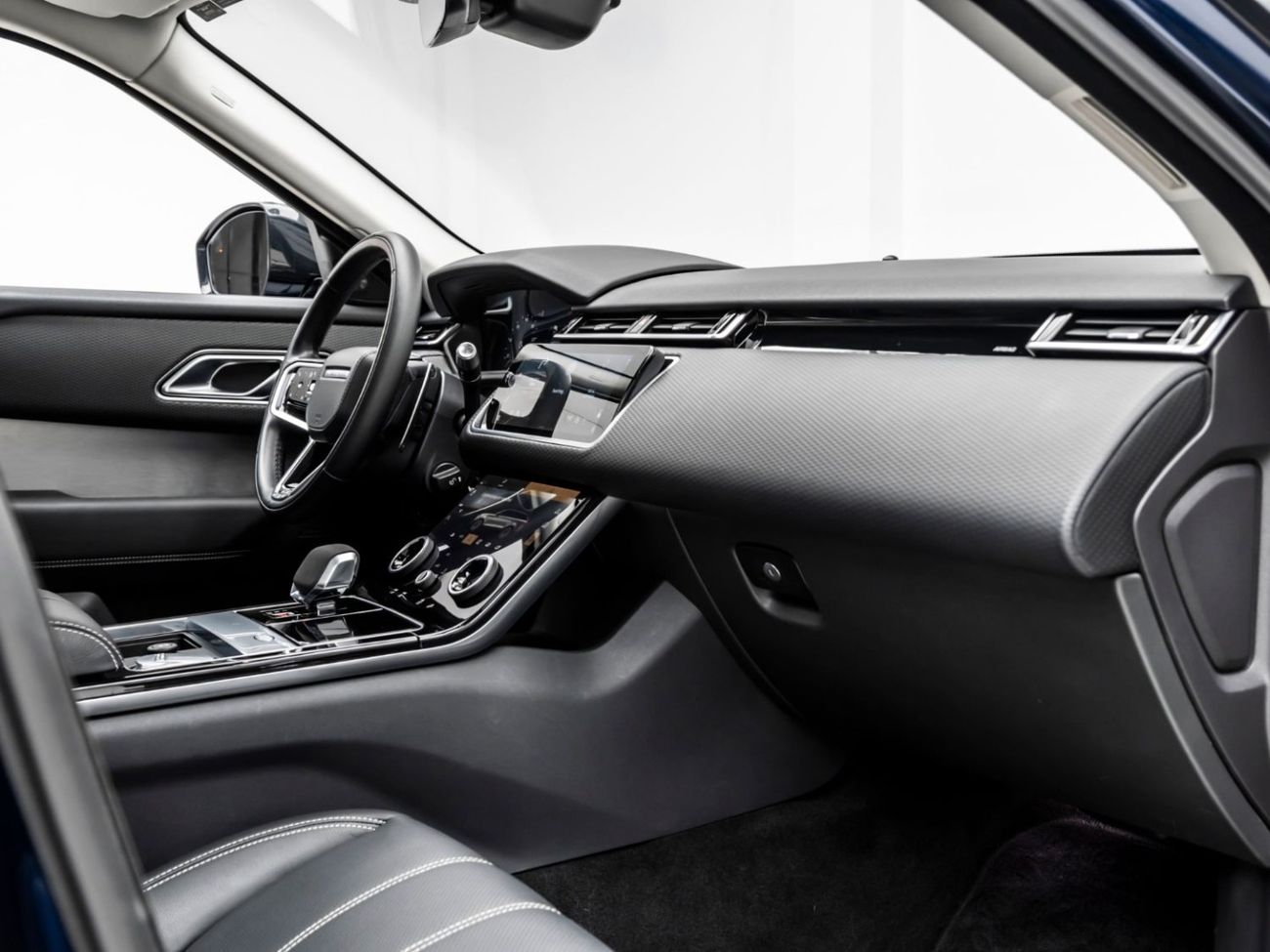 لاند روفر رينج روفر فيلار P250 2.0L (250 HP) 2021 Range Rover Velar P250 S,  Al Tayer Warranty + Service Contract, Low KMs, GC