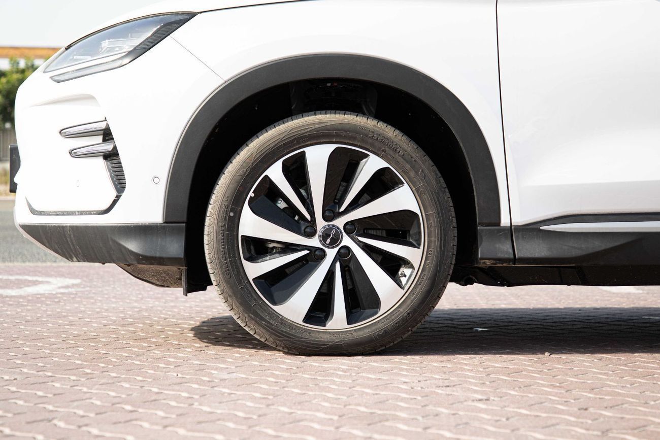 بي واي دي سونغ بلس 2024 BYD Song Plus Honor Flagship Plus - White Inside Blue | Export Only