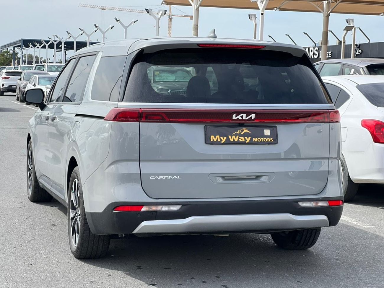كيا كارنيفال EX KIA CARNIVAL