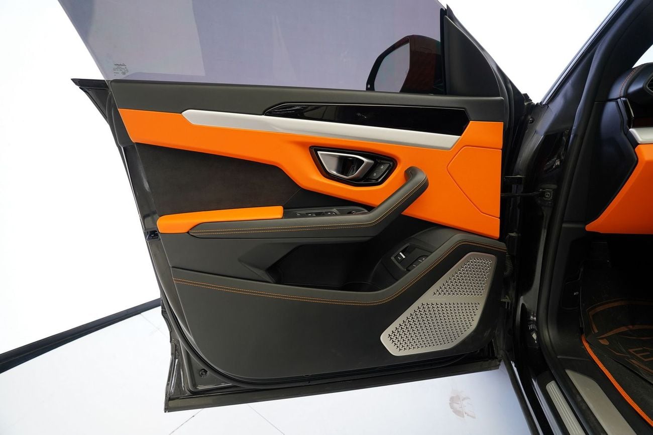 Lamborghini Urus STD 4.0T V8 CAPSULE