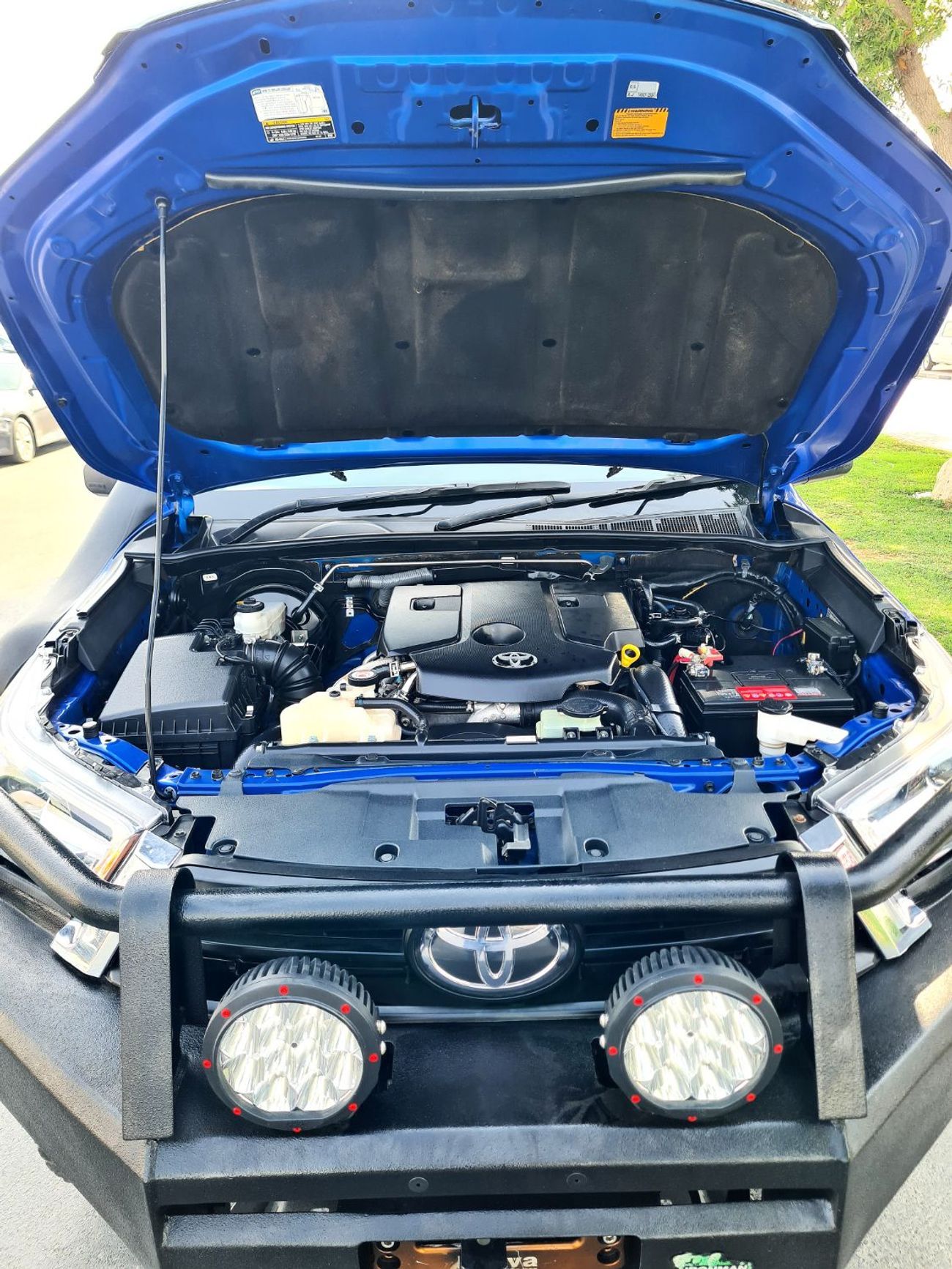 تويوتا هيلوكس DL Double Cabin  Right Hand Drive  Year: 2017  Engine: 2.8L/ V4