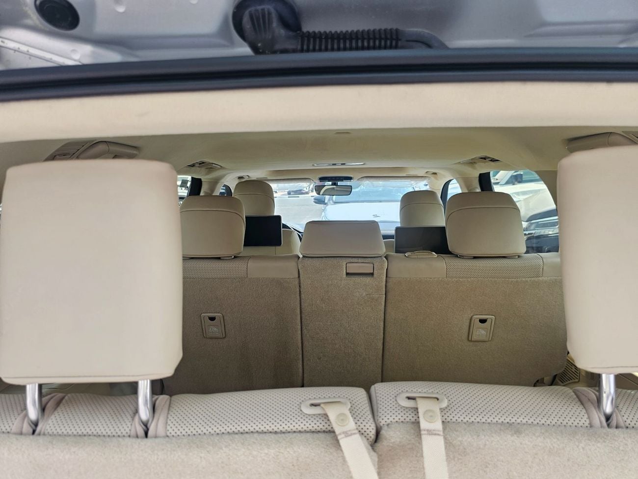 Toyota Land Cruiser VX LHD 3.5L Twin-Turbo V6 Petrol Engine Automatic transmission 4WD 7 Seats 5 Doors