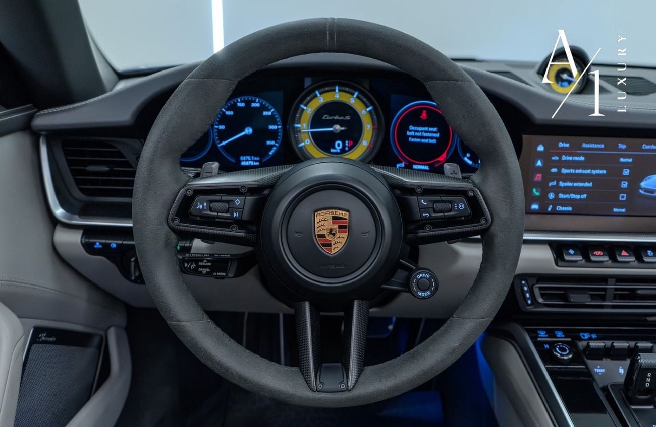 Porsche 911 Turbo S 3.8L (645 HP) Convertible 2022 Porsche 911 Turbo S, Sport Chrono Package, Full Service Histo