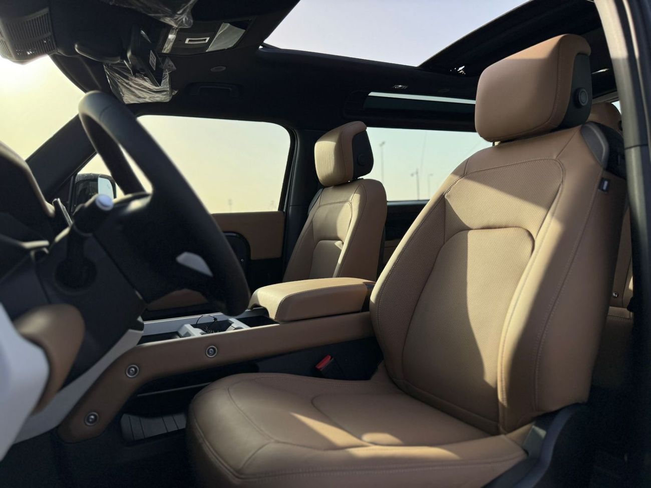 لاند روفر ديفندر Land Rover Defender P400 X-Dynamic SE 2025 2DOORS