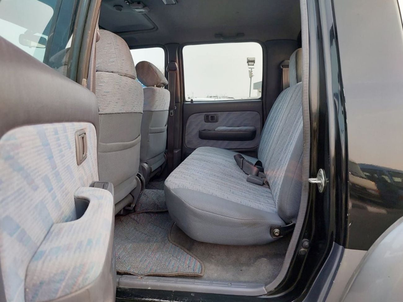 تويوتا هيلوكس TOYOTA HILUX PICK UP RHD 1998 MODEL 2.4 L DIESEL AUTOMATIC(PM01640)