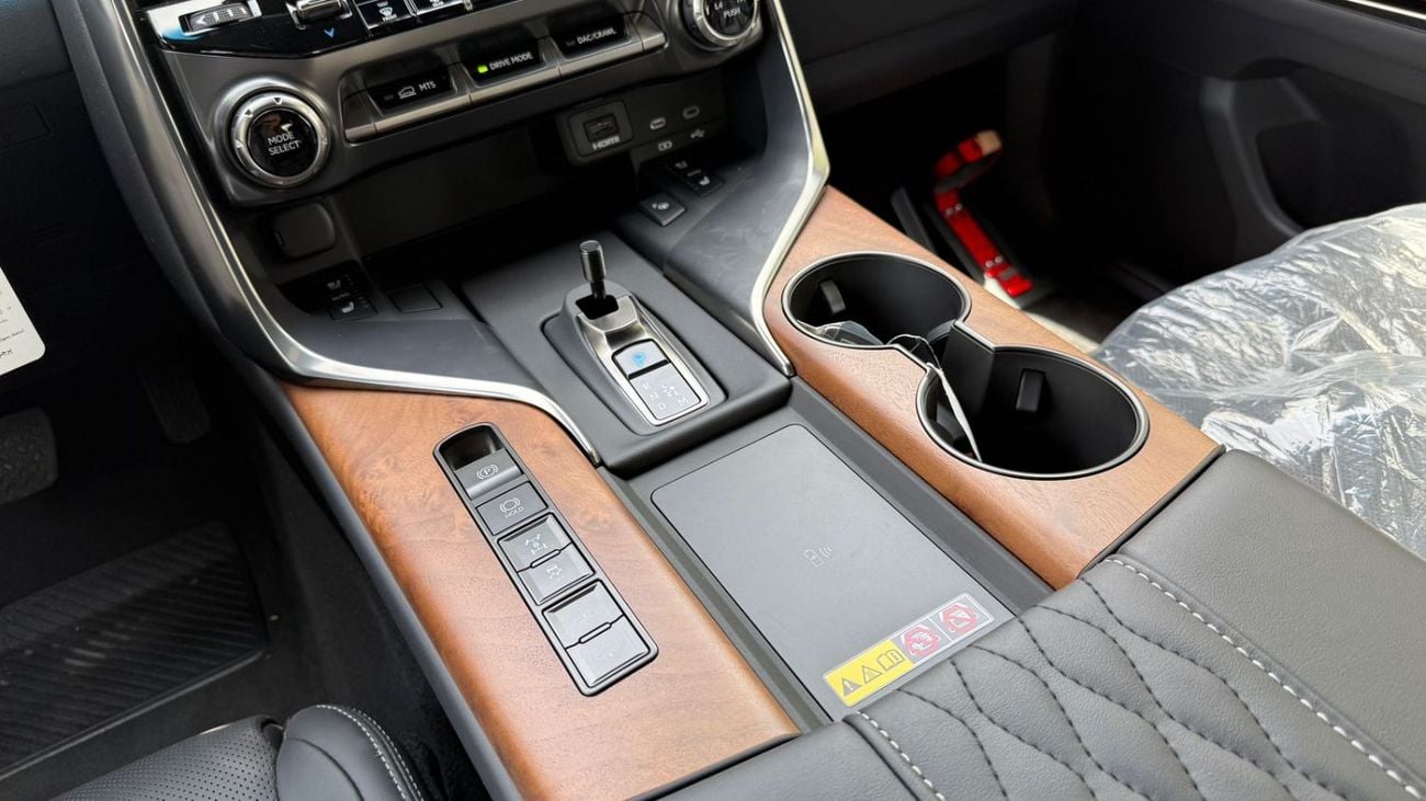 Lexus LX 700h Lexus LX700h VIP Hybrid 3.5L | 2025 | 0km | GCC