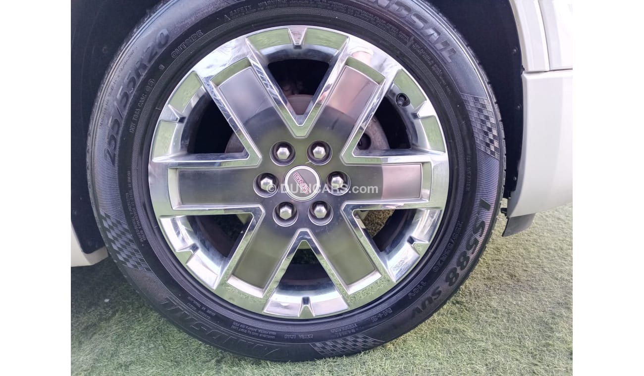 جي أم سي أكاديا خليجى موديل 2012 بانوراما فل أوبشن مثبت تحكم شاشة  مثبت سرعة تحكم  بحالة ممتازة لاتحتاج لأى مصاريف