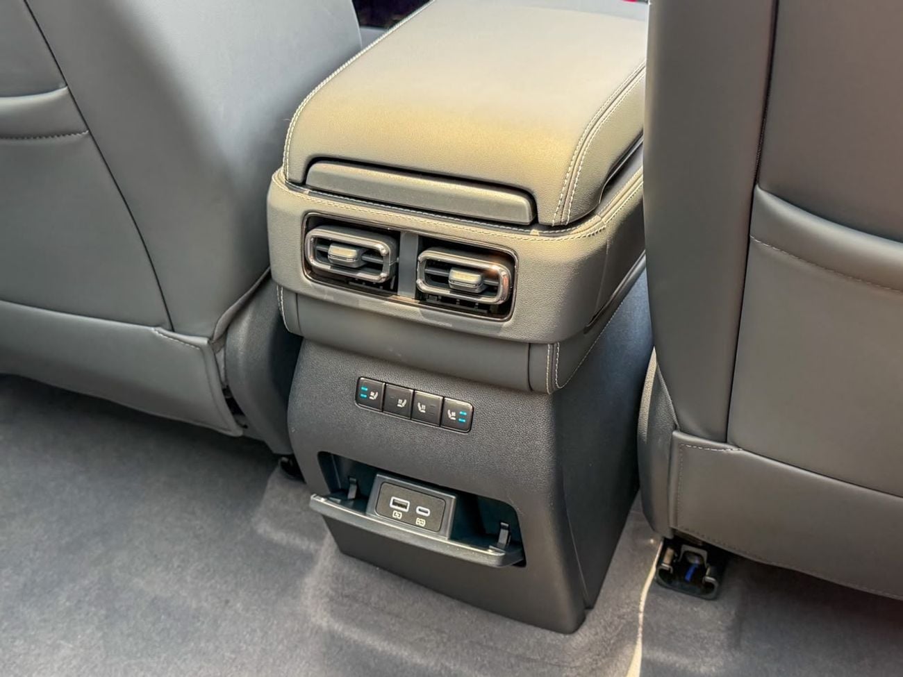 BYD Leopard 5 ULTRA | 1.5L Hybrid (Plug-In) | 680 Hp | Warranty & Service