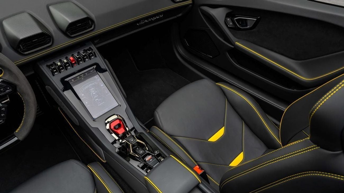 Lamborghini Huracan Evo Spyder - 2024 - GCC Specs - Under Warranty and Service Contract