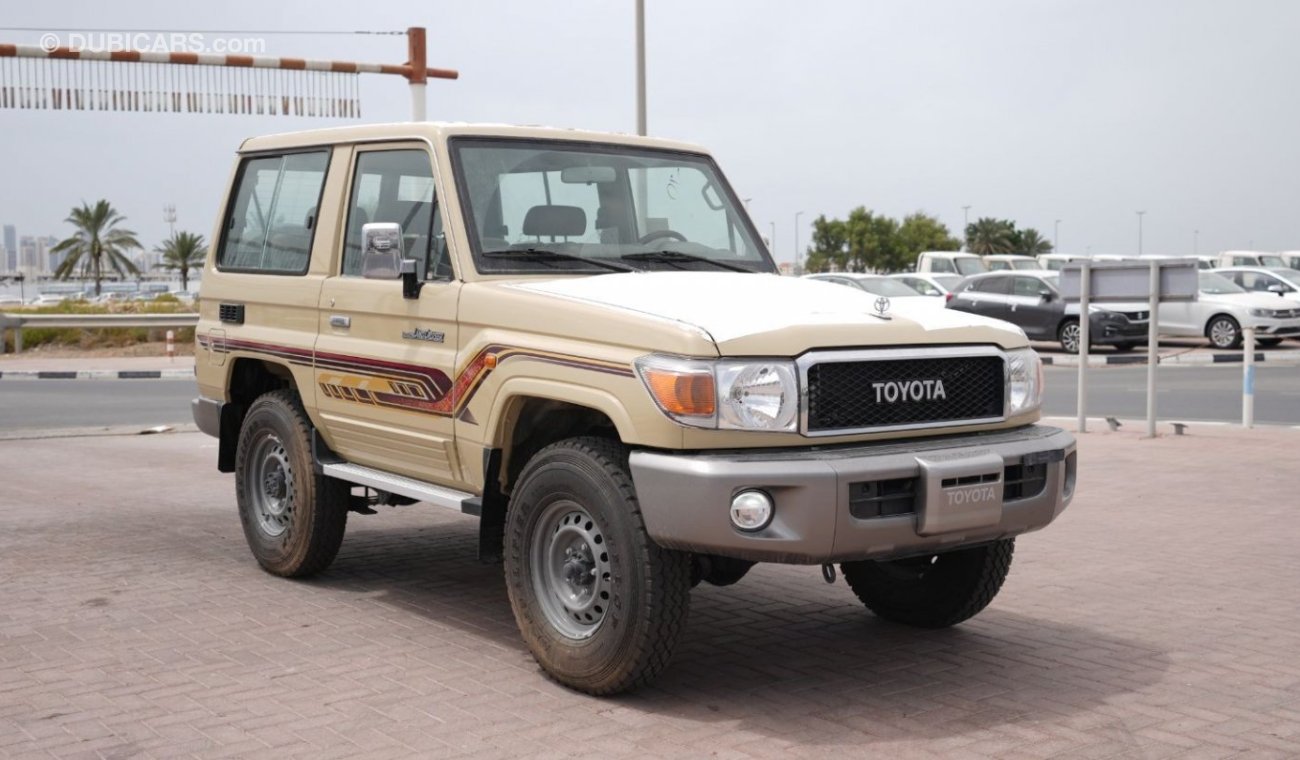 Toyota Land Cruiser Hard Top LC 71HARD TOP V6 4.0L PETROL  - 2 DOORS - 2022 - كبسوله ربع ونش ودفلوك