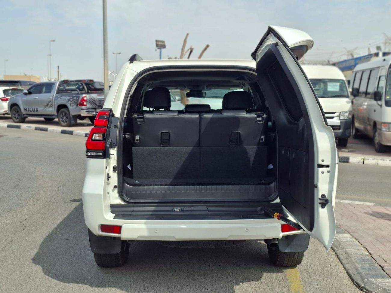 Toyota Prado TX 2.8L Japanese Car 457km driven Diesel engine 4WD Automatic Gear 7 Seats 5 Doors