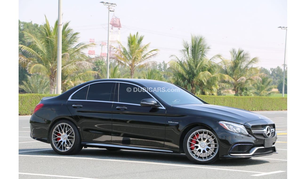 Mercedes-Benz C 63 AMG Mercedes banz C63s AMG 2016 import full carbon fiber  perfect condition