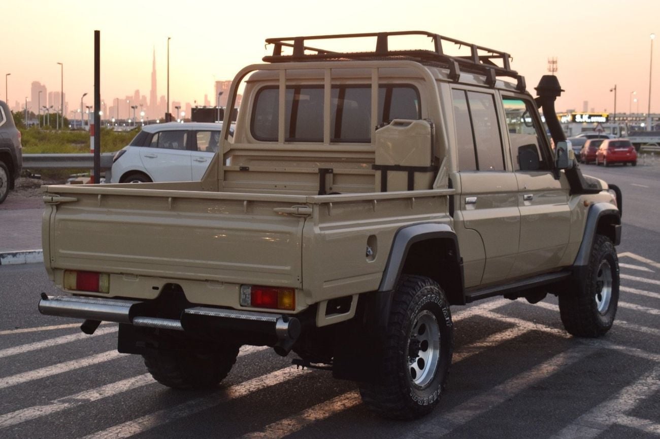 تويوتا لاند كروزر بيك آب Double Cabin 4.5L