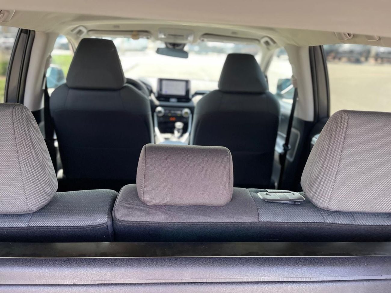 تويوتا راف ٤ Left Hand Petrol ,2.5 liter ,Only For Export