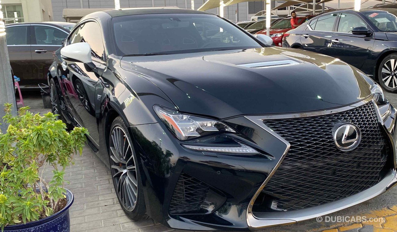 لكزس RC F V8