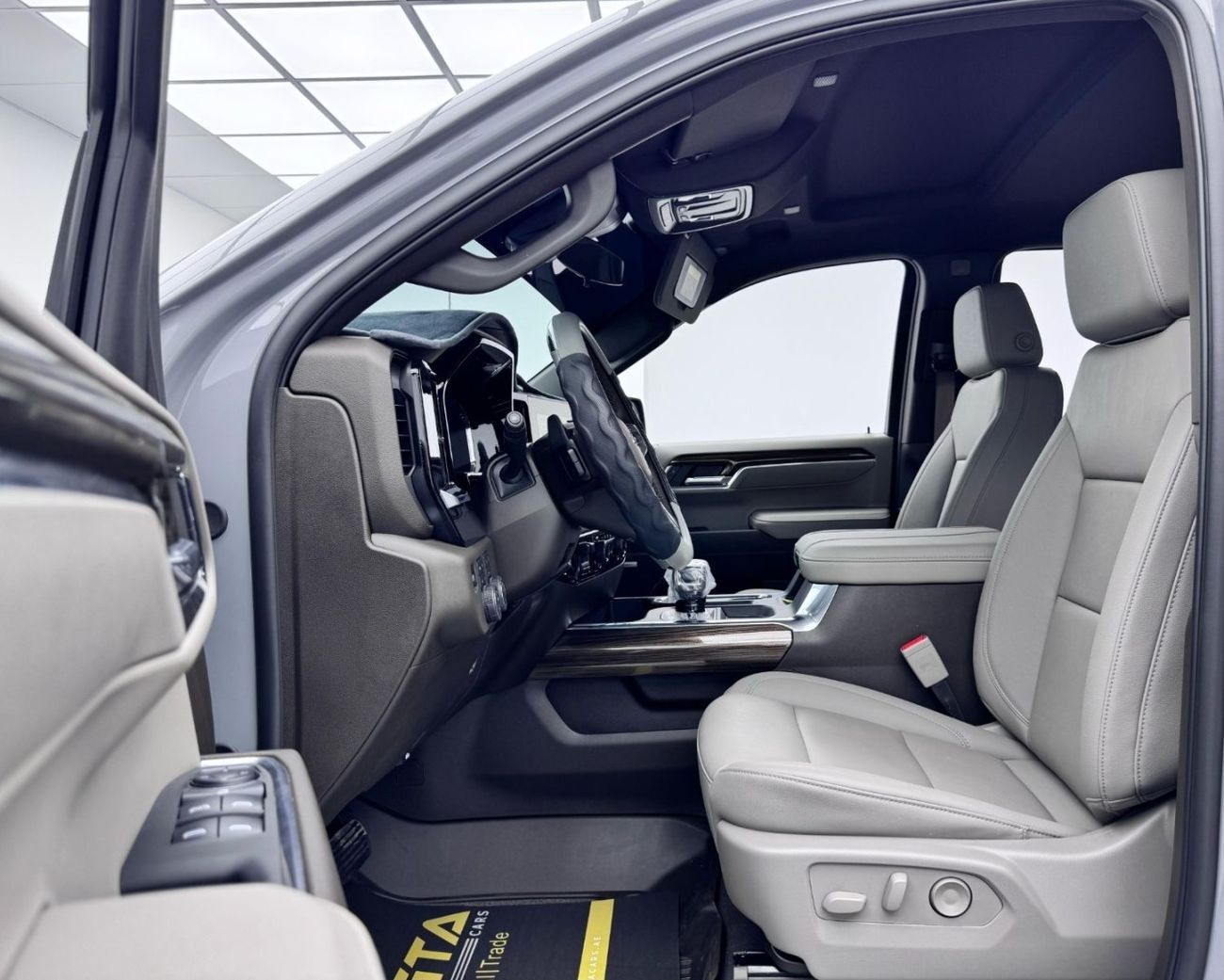 شيفروليه سيلفارادو 2024 Chevrolet Silverado 1500 Z71 LT Trail Boss, 2027 Chevrolet Warranty, Full Service History, GCC