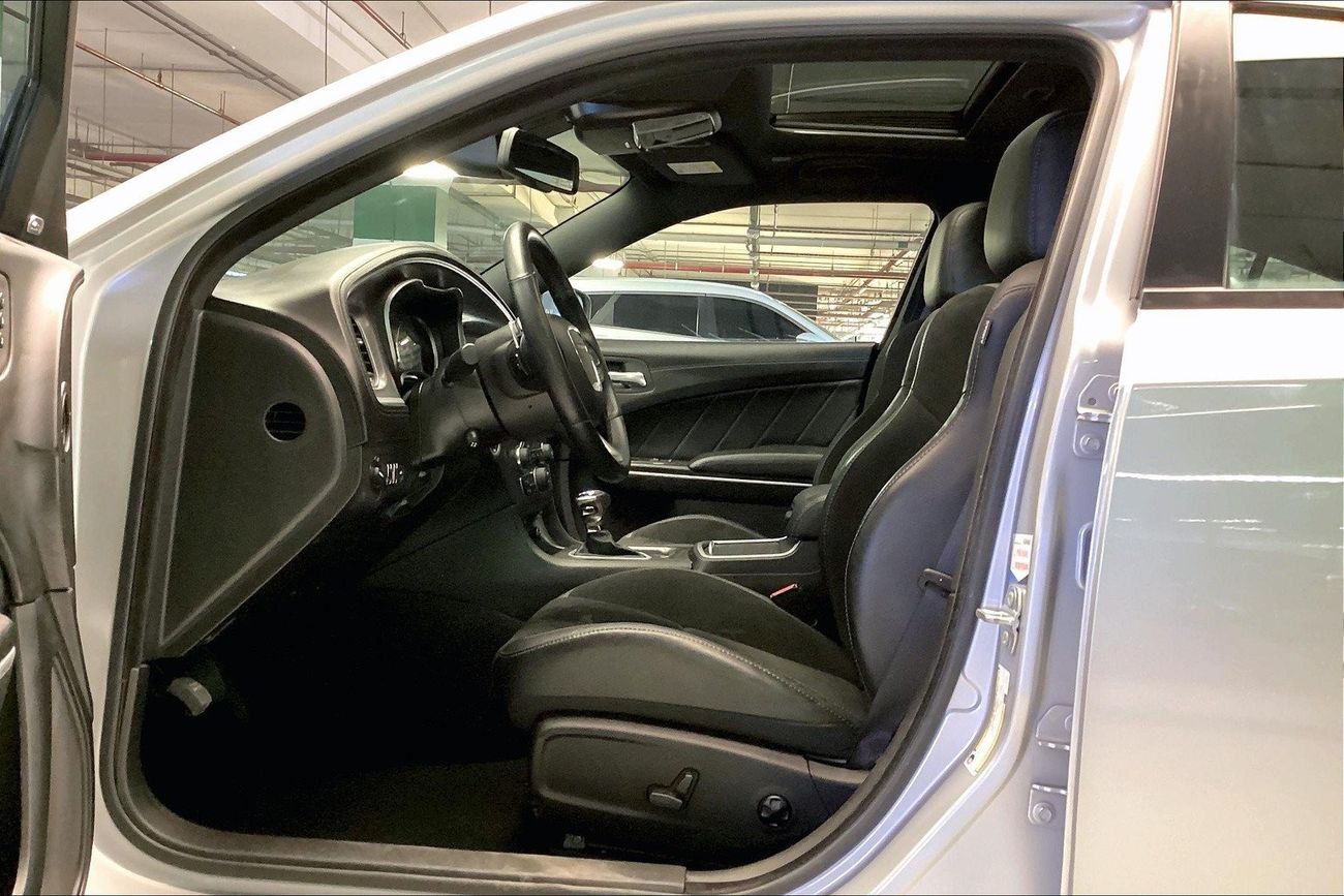 لكزس IS 350 F Sport Platinum | شامل الضمان | 0 ﺪﻔﻋﺓ ﺃﻮﻟﻯ