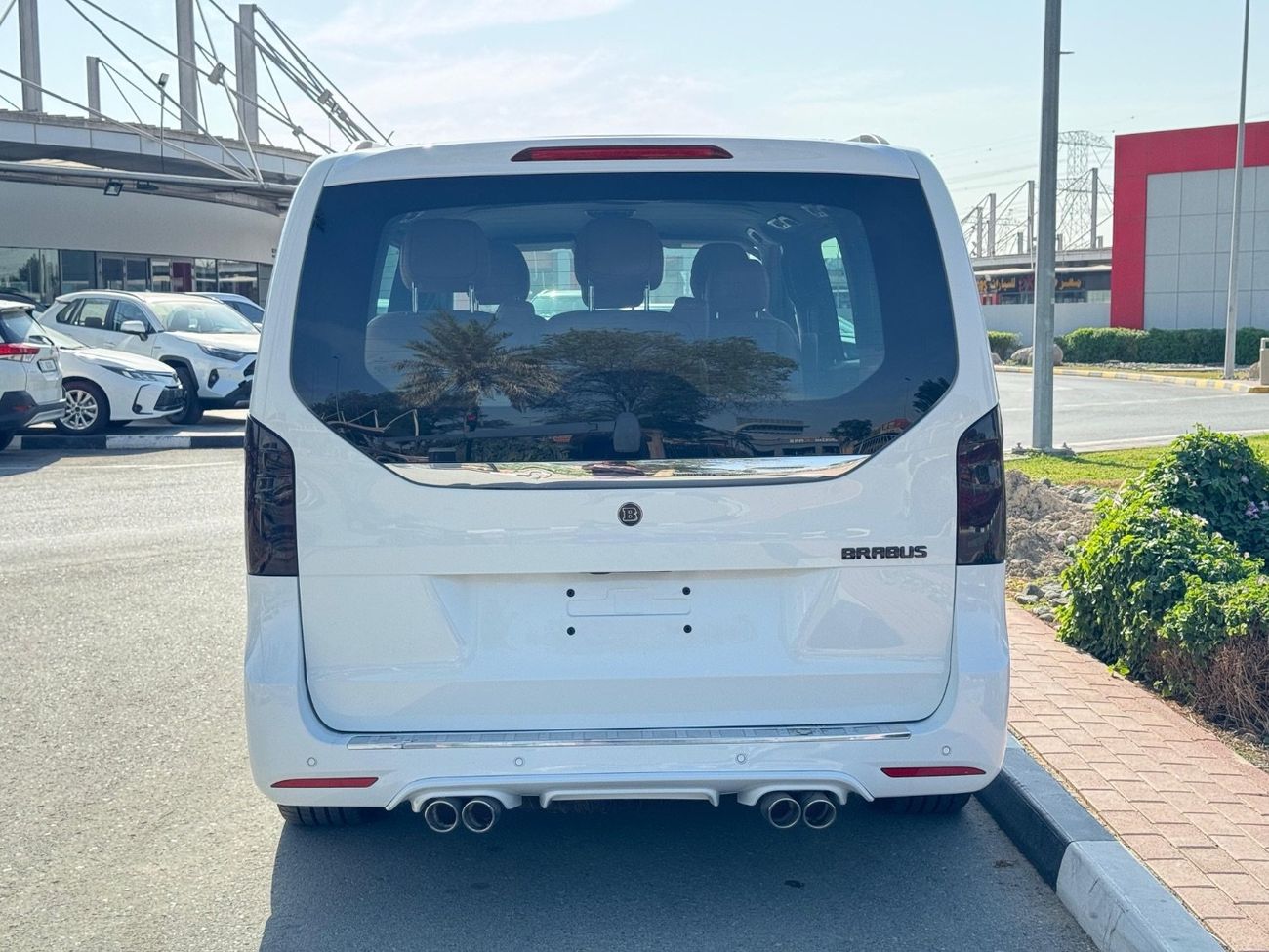 مرسيدس بنز فانيو 