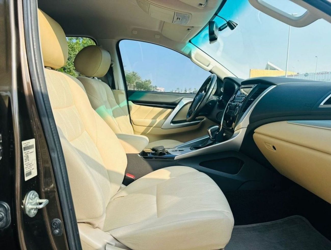 ميتسوبيشي مونتيرو GLS Mid FULL AGENCY MAINTAINED || 1110 PM || MONTERO SPORT GLS 3.0L V6 || LOW MILEAGE || GCC ||  0%