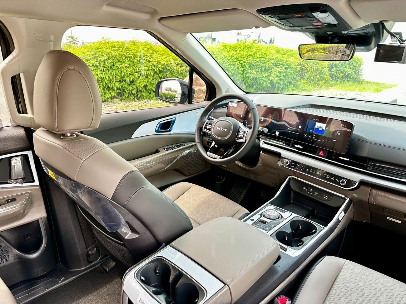 Kia Carnival 3.5L - V6 Full Option - 9 Seater - A/T - Direct Owner