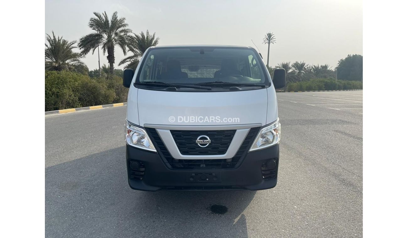 Nissan Urvan Panel Van Std NISSAN urvan 2018 GCC delvry van accident free