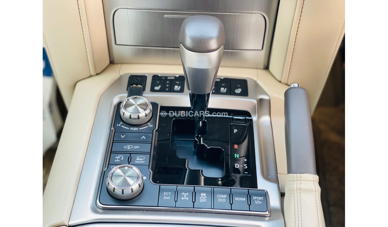 Toyota Land Cruiser Toyota ZX Landcruiser Petrol Engine model 2018 top of the range car very clean and good condition