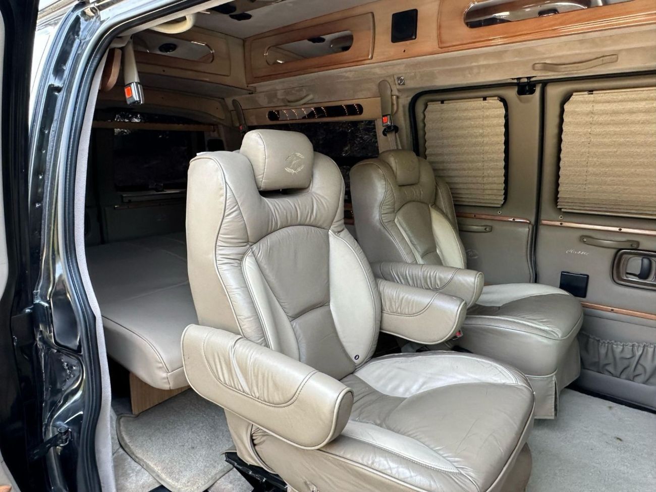 Chevrolet Express CHEVROLET EXPRESS CLASSIC 2003 US VIP SEATS // LOW MILEAGE // PERFECT CONDITION