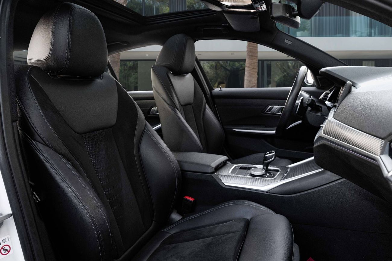 بي أم دبليو 330i 2,742 P.M  | 3-Series 330 M-Kit | 0% Downpayment | Excellent Condition!