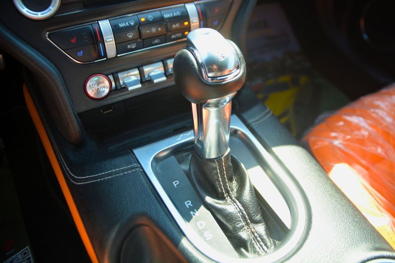 Ford Mustang GT Premium 5.0L (435 HP) Convertible A/T