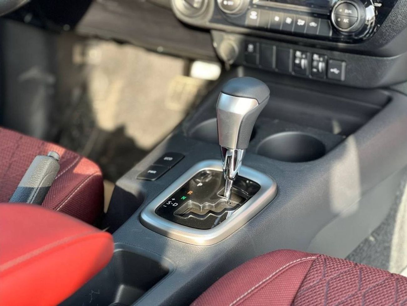 Toyota Hilux 2.7L PTR A/T // 2024 // MID HIGH OPTION WITH  SEATS VENTILATION , LED LIGHT , POWER WINDOWS // SPECI