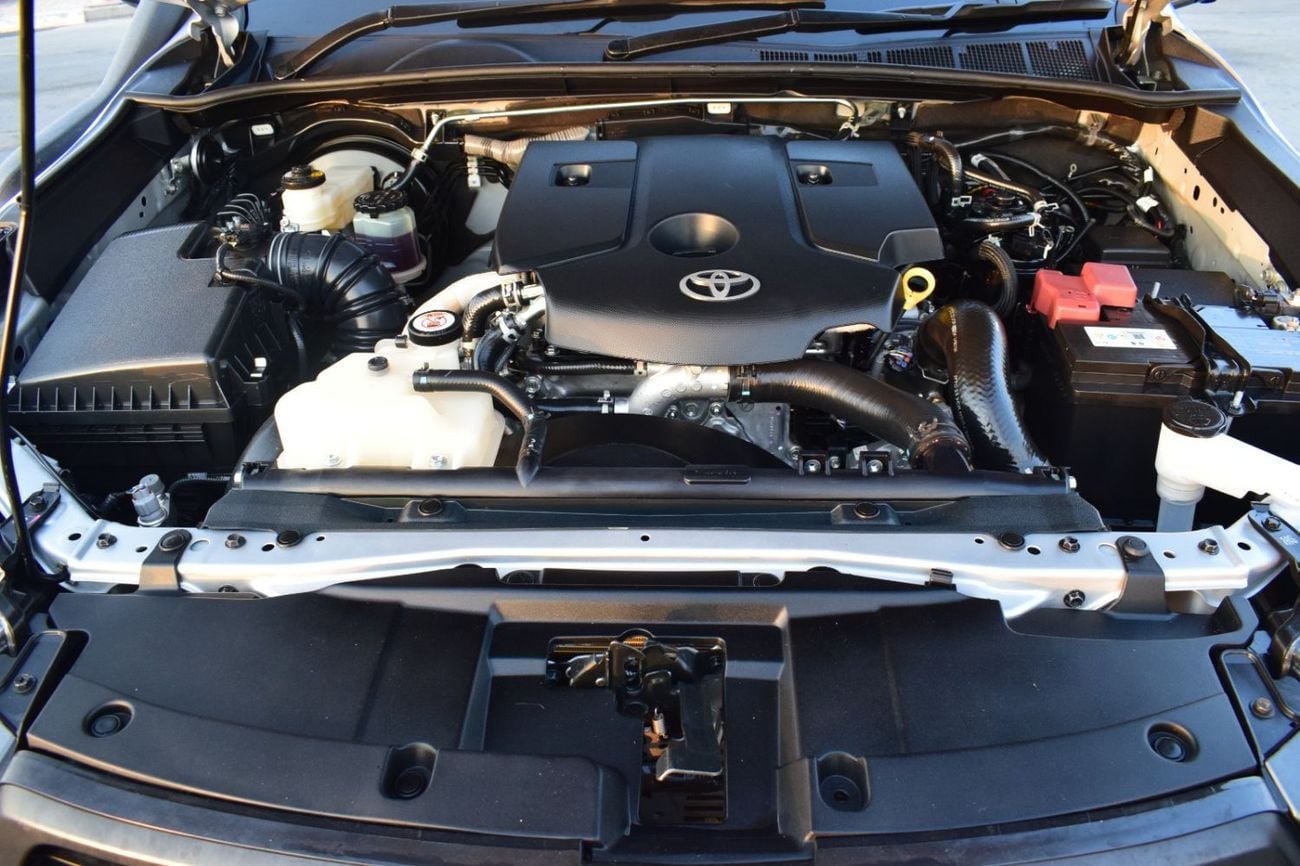 Toyota Hilux DIESEL HILUX ROGUE ,2.8L ,RIGHT HAND HAND DRIVE ,AUTO TRANSMISSION