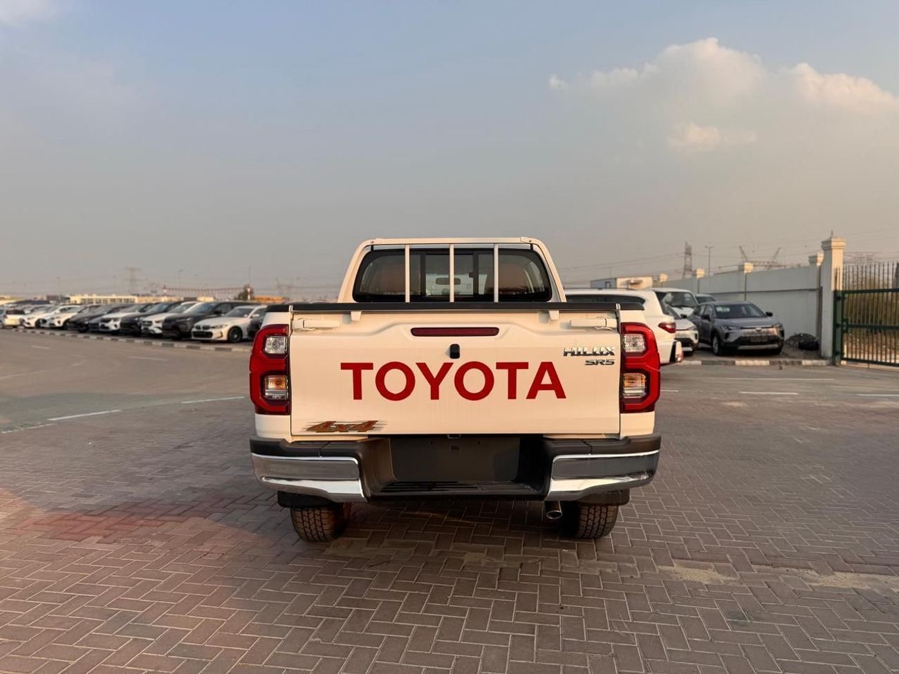 تويوتا هيلوكس  2.7L AWD M/T