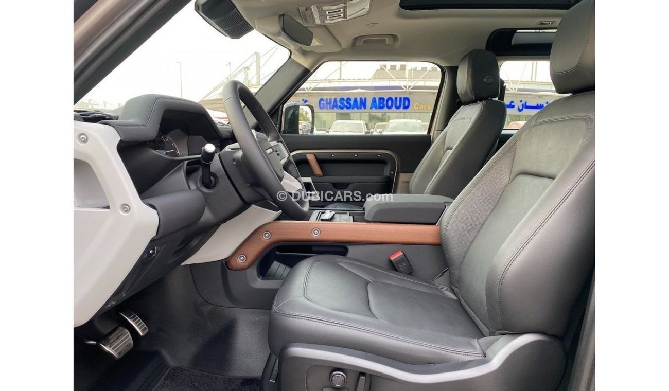 Land Rover Defender GCC SPE C UNDER WARRANTY AND SERVICE