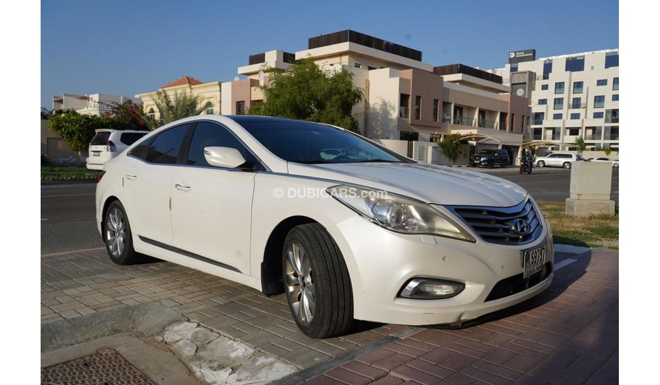 Used Hyundai Azera 2014 for sale in Dubai - 617161
