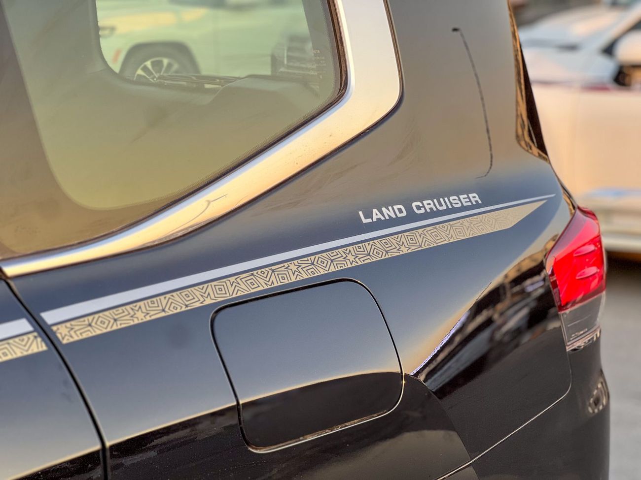 تويوتا لاند كروزر EXPORT PRICE - 2025 LC300 3.5L VXR Hybrid (Highest Spec - Oman)