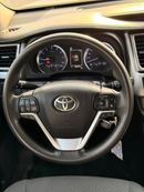 Toyota Highlander LE 3.5 L 2020 model