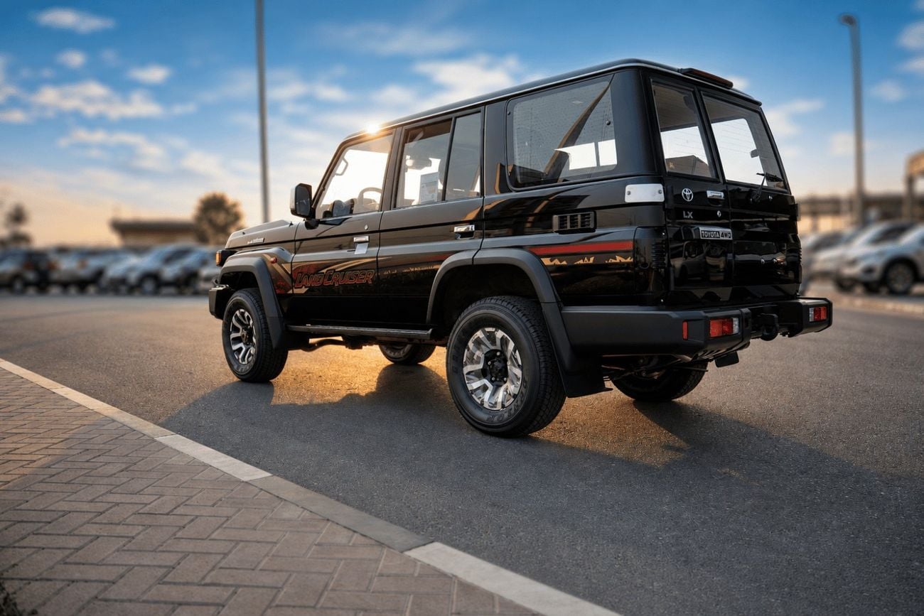 تويوتا لاند كروزر 70 LC76 LX S-DLX DSL 2.8 - 5 Doors 4x4 AT