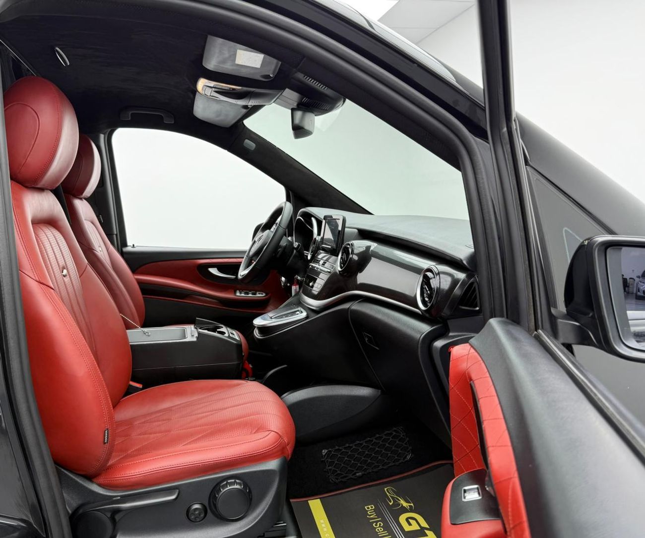 Mercedes-Benz V 250 2021 Mercedes Benz V250 Falcon Edition, Warranty, Full Mercedes Service History, Very Low Km, GCC