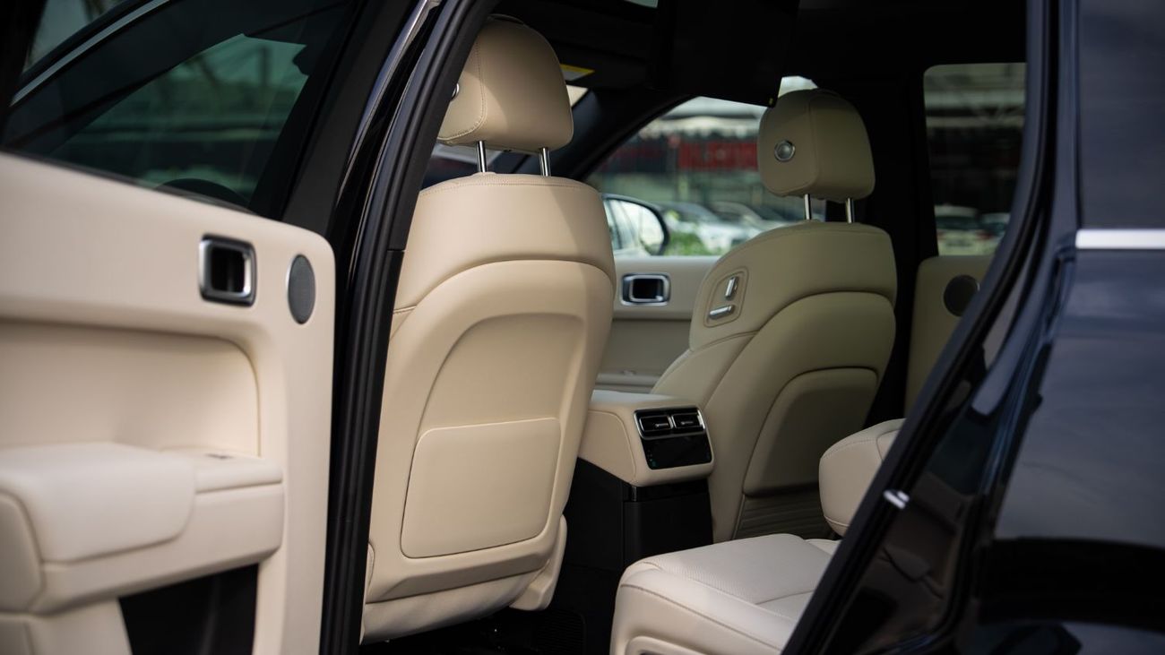 Li Auto L7 Ultra 1.5L - Black Inside Black & White | Export Only