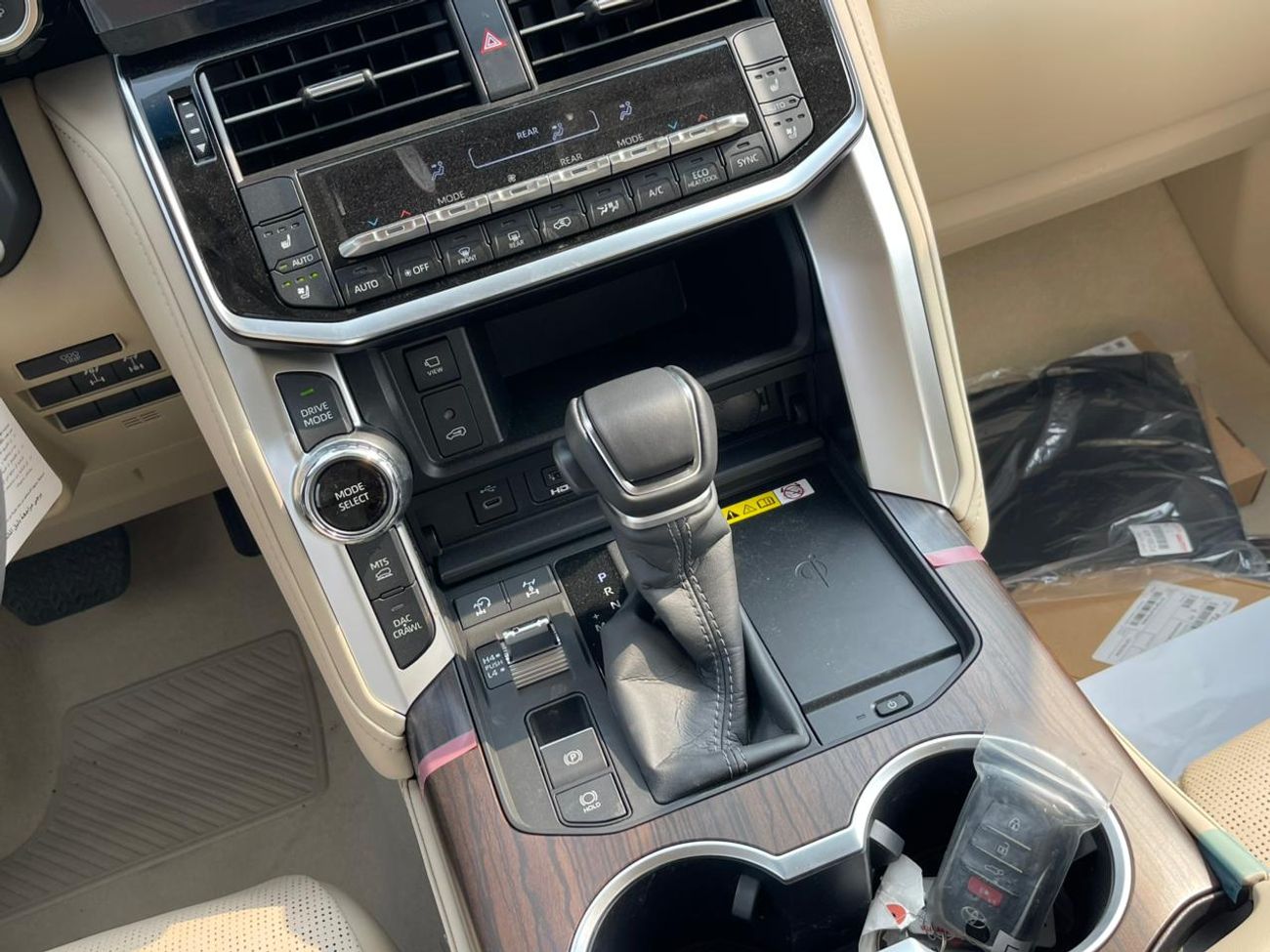 Toyota Land Cruiser Toyota Land Cruiser VXR 3.5L 2025 GCC