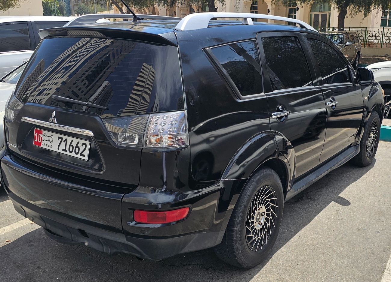 ميتسوبيشي آوتلاندر