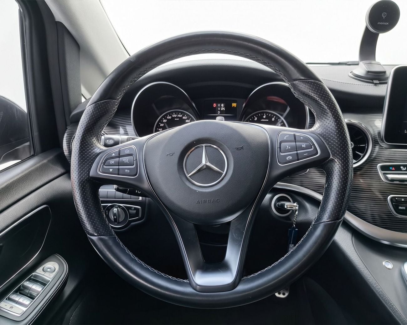 مرسيدس بنز V 250 AVANTGARDE LWB l GCC Specs l 2 Keys l AED 2,056 / Monthly