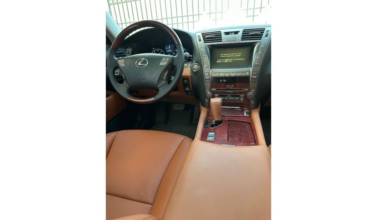 Lexus LS460