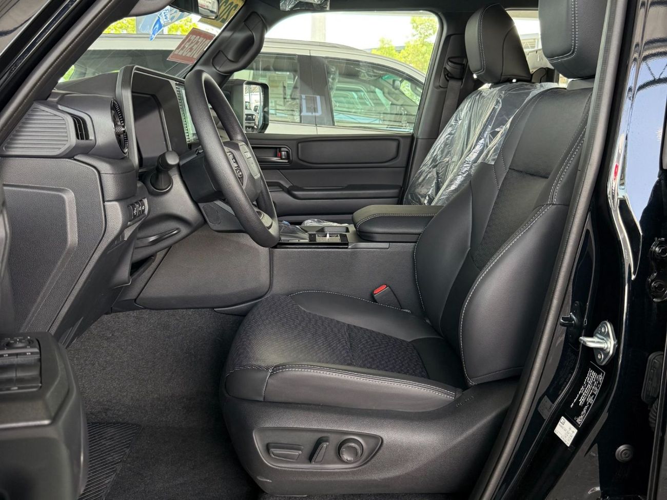 تويوتا برادو 2.8 DIESEL 4X4 AT VX -STD SUNROOF  **EXPORT ONLY**التصدير فقط خارج الخليج**