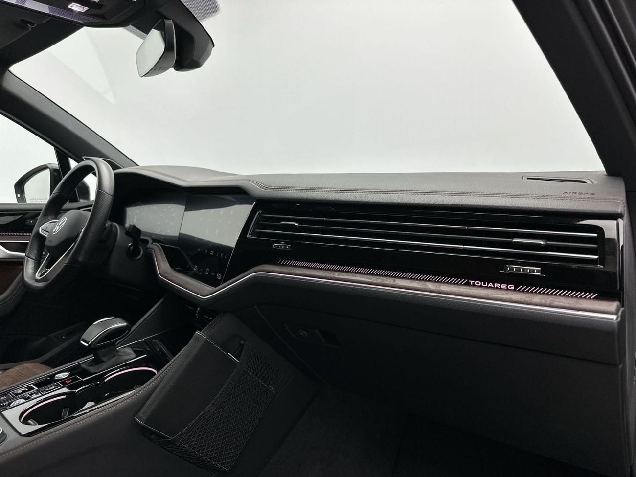Volkswagen Touareg R-LINE VW Certified | The Ultimate Flagship SUV | Well Maintained