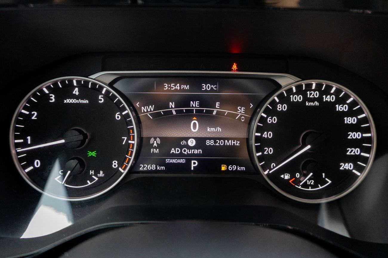 Nissan Pathfinder SV 3.5L AWD (7 Seater)