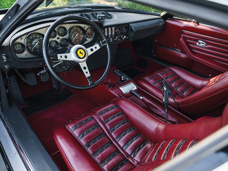 Ferrari Daytona interior - Cockpit