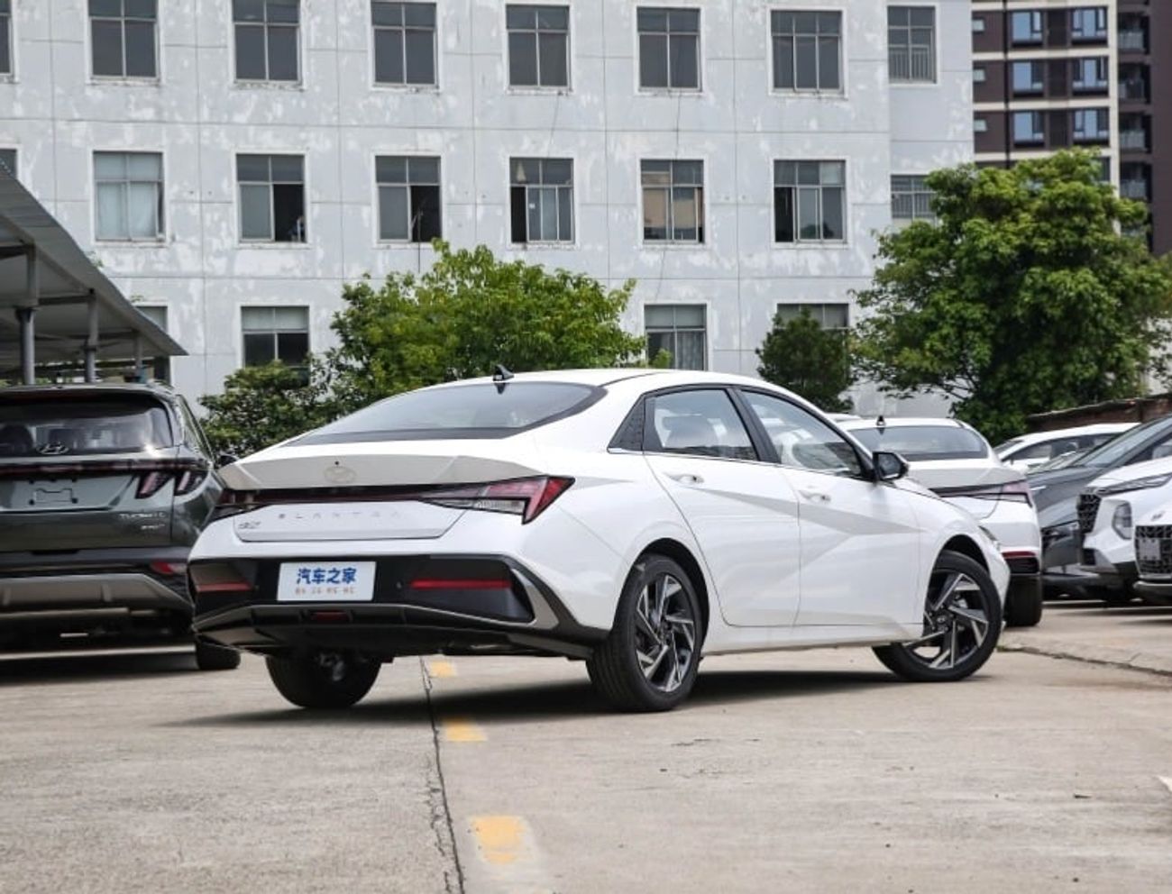 هيونداي إلانترا Elantra Premium Full With Radar